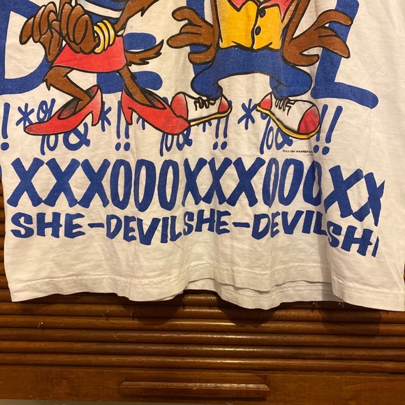 Rare vintage 90s Looney Tunes Kissing Tazmanian devil and she devil T-Shirt XL - Picture 4 of 11
